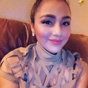 Meet your Posher, Laura